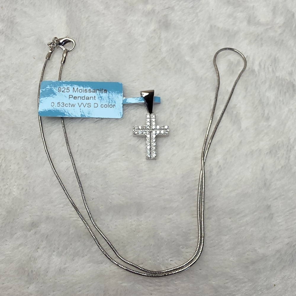 925 Sterling Silver Moissanite Cross Pendant Necklace